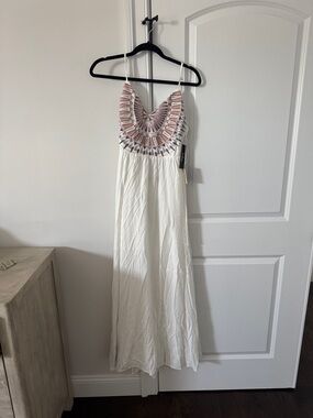 BRAND NEW LULUS WHITE MAXI DRESS